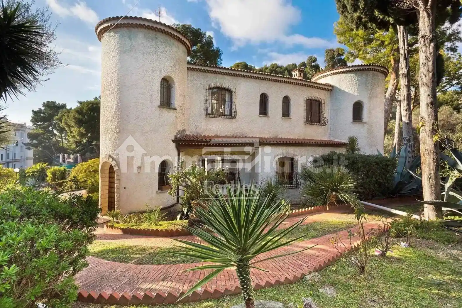 Villa in vendita a Bordighera