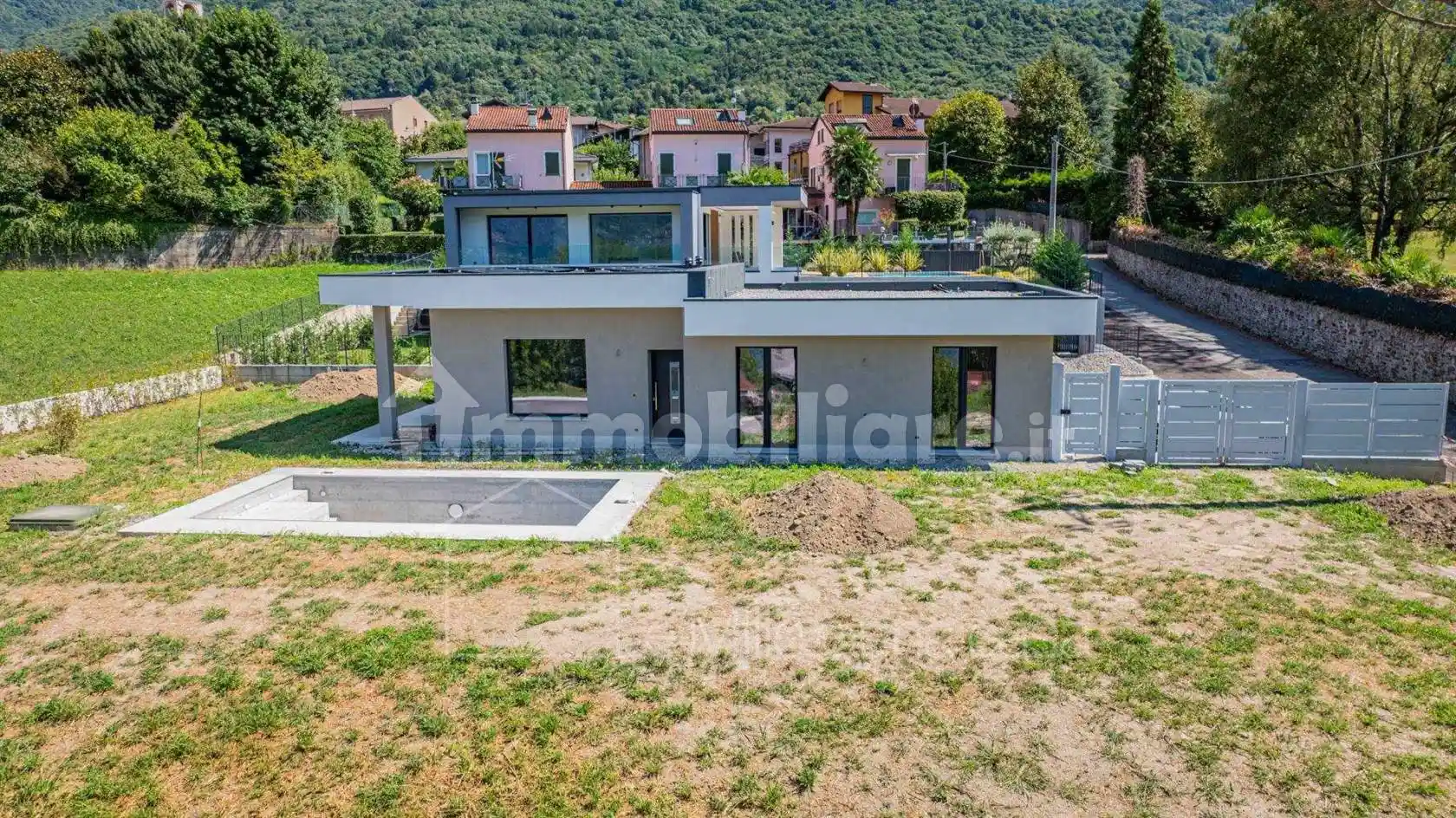 Villa in vendita a Colico