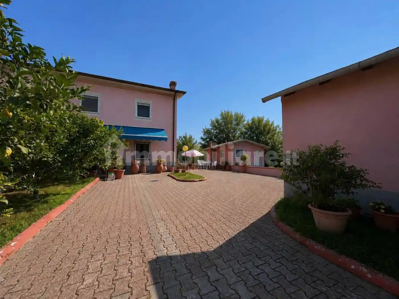 Casa indipendente in vendita a Sarzana