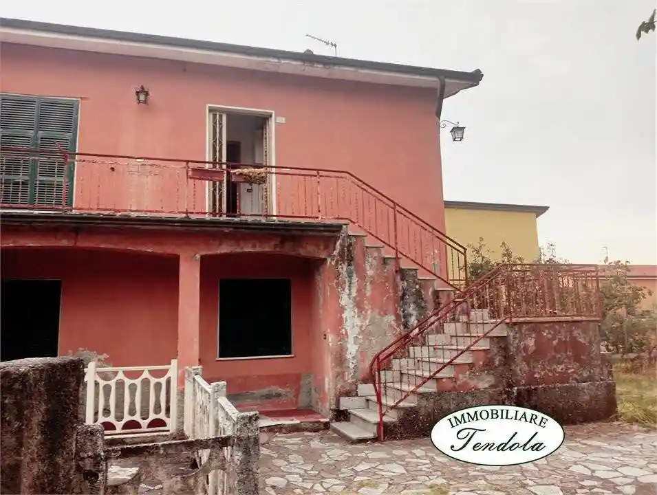 Casa indipendente in vendita a Santo Stefano di Magra