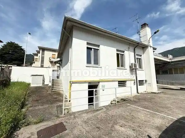 Villa in vendita a Lecco