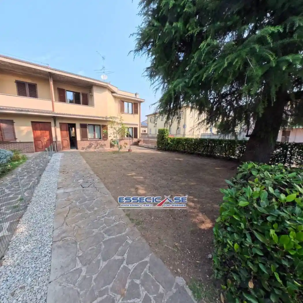 Villetta a schiera in vendita a Azzano San Paolo
