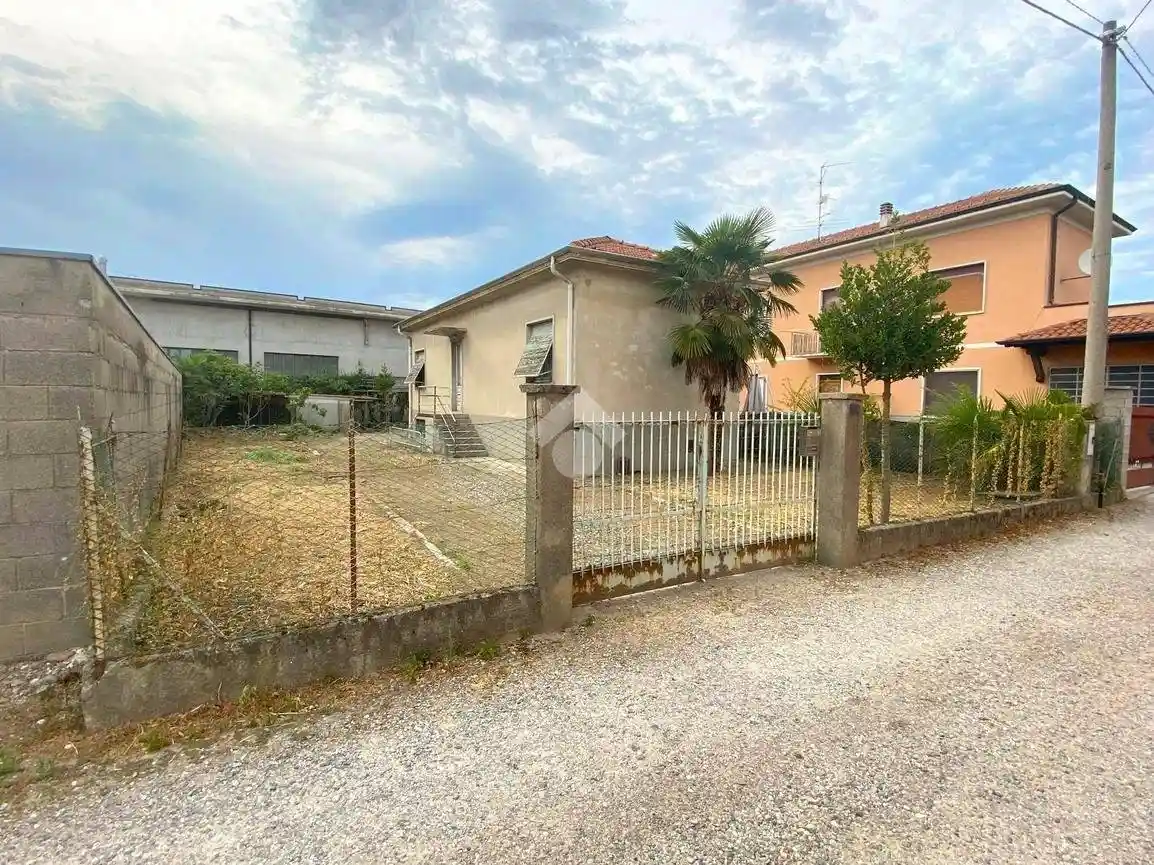 Casa indipendente in vendita a Samarate