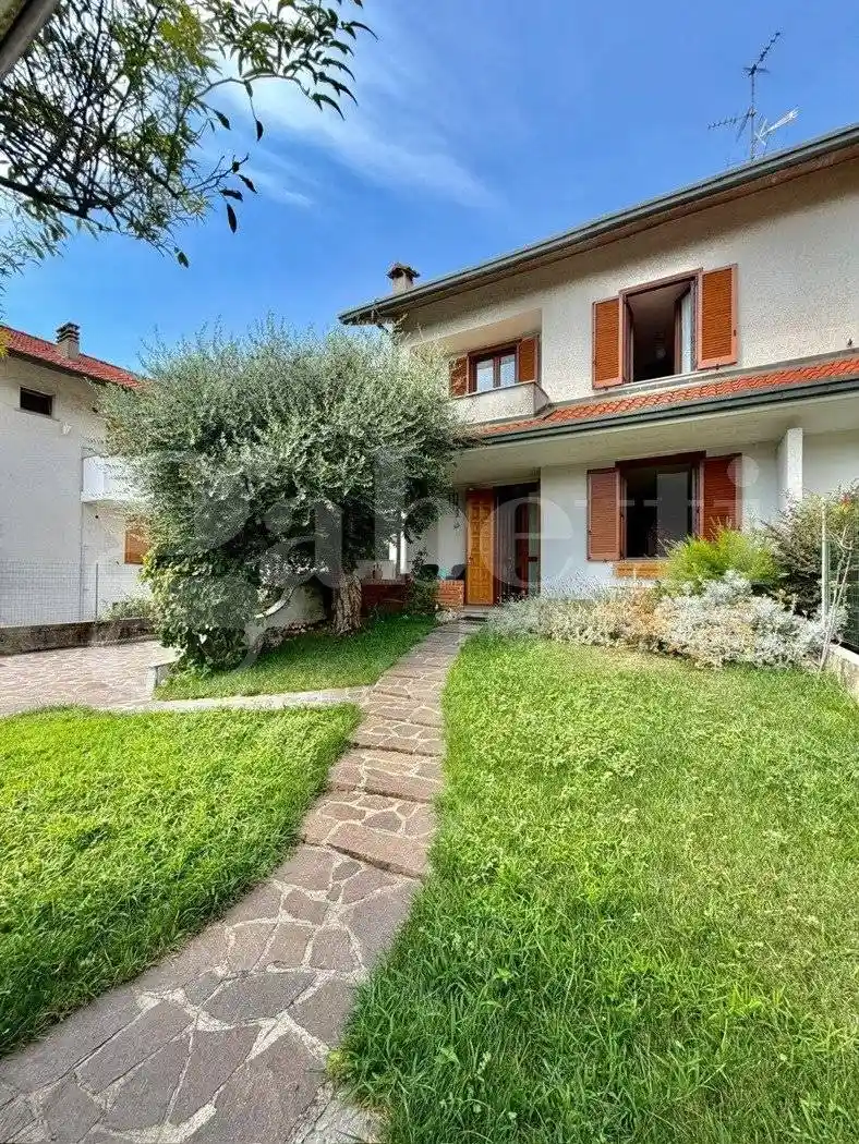 Villa in vendita a Senago