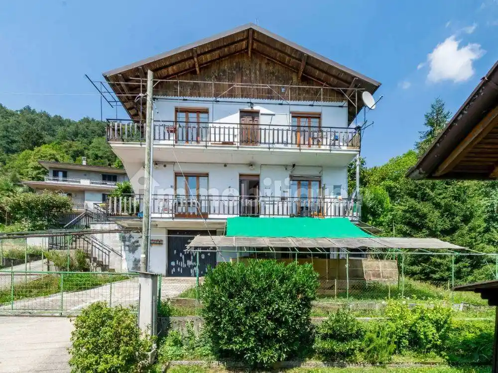 Villa in vendita a Locatello