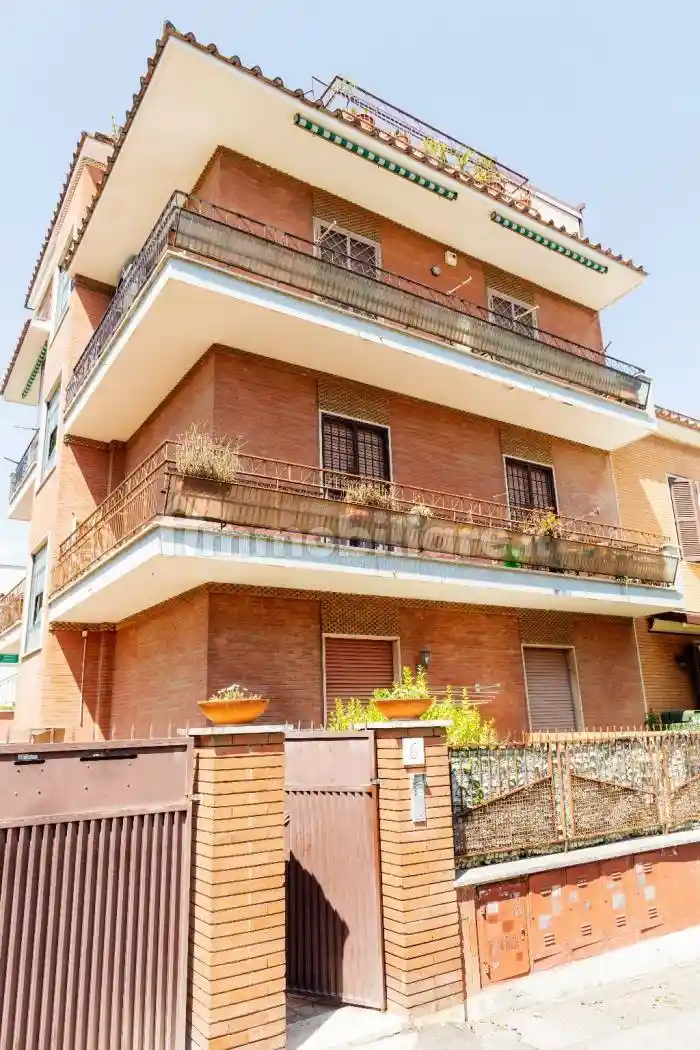 Appartamento in vendita a Roma