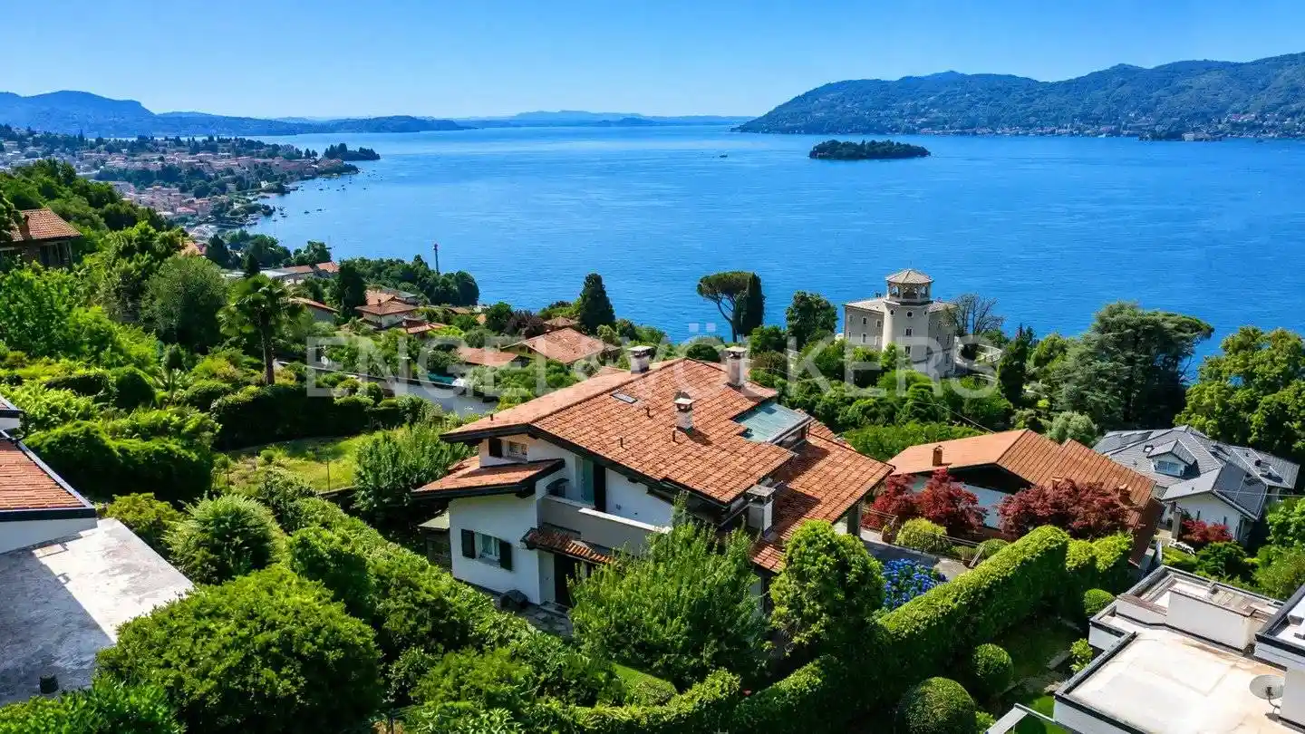 Villa in vendita a Verbania