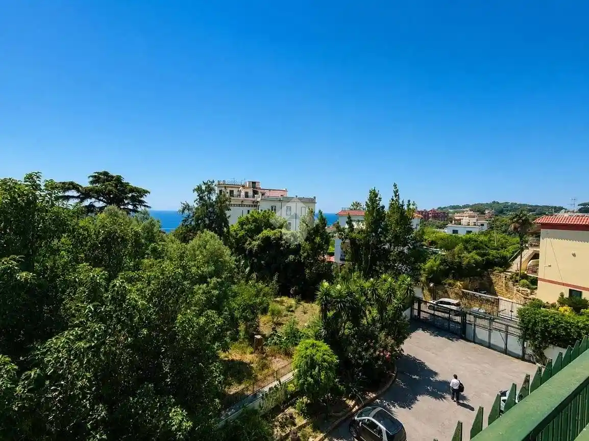 Appartamento in vendita a Napoli