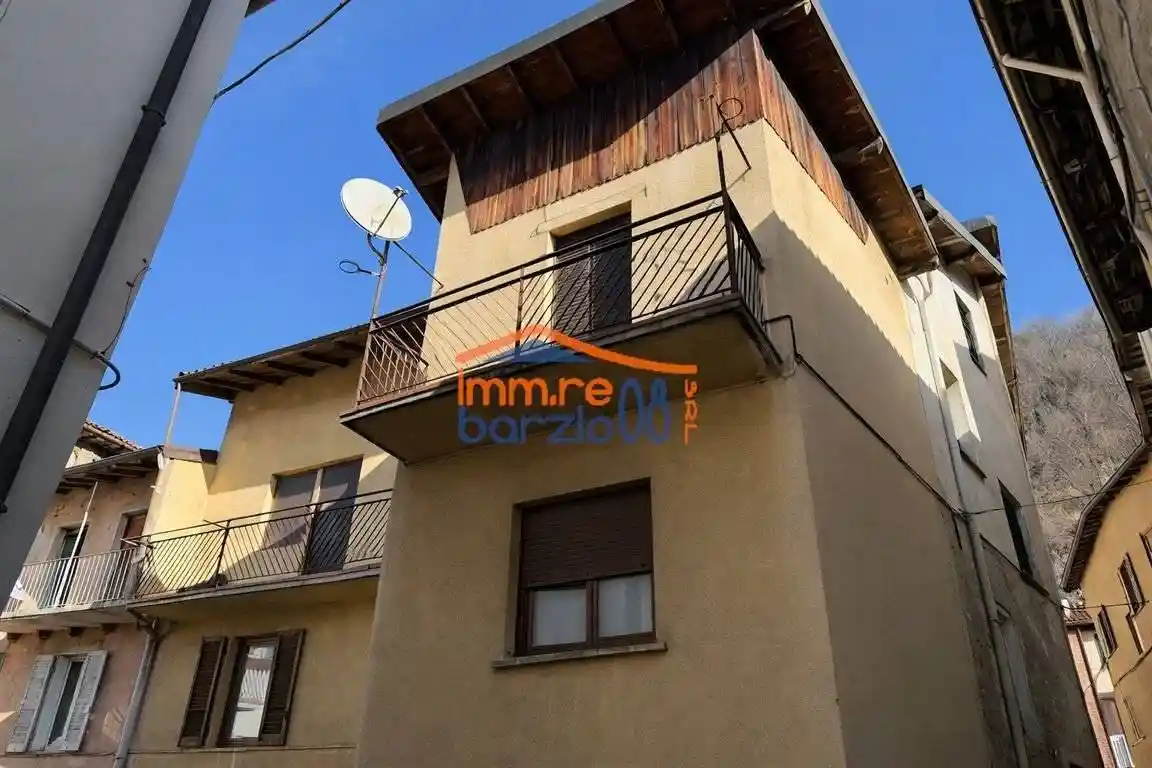 Appartamento in vendita a Introbio