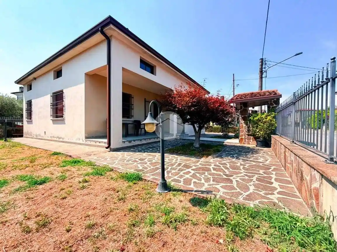 Villa in vendita a Manerbio