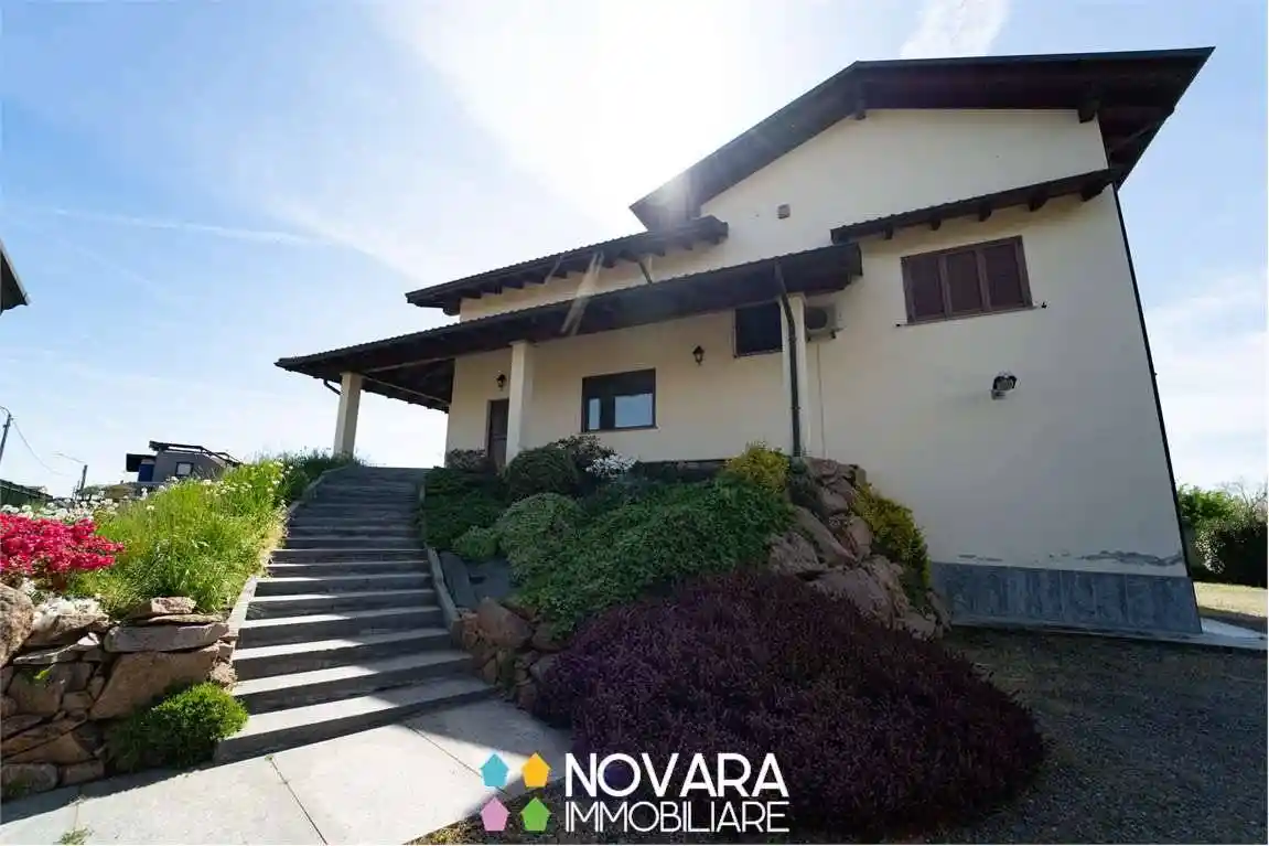 Villa in vendita a Carpignano Sesia