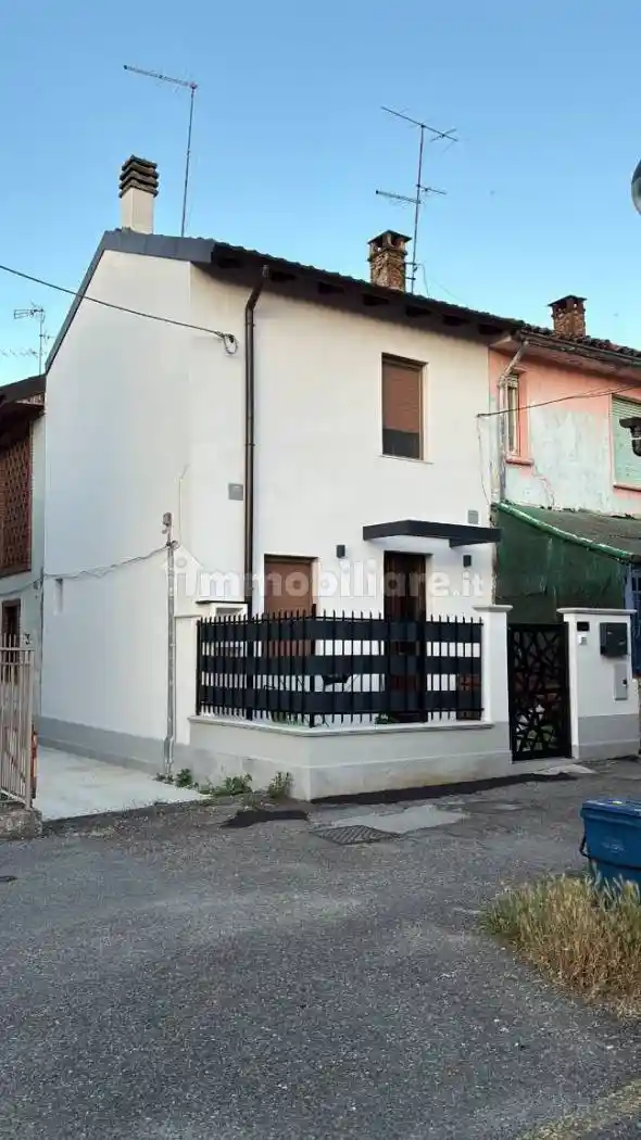 Casa indipendente in affitto a Lacchiarella