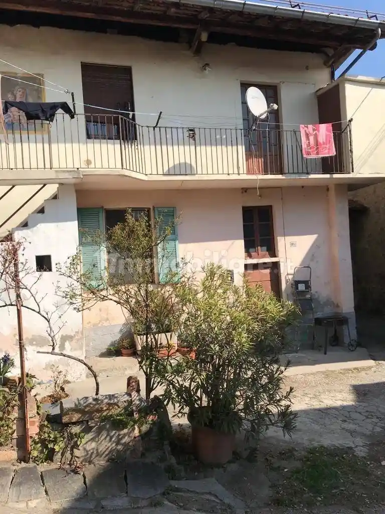 Casa indipendente in vendita a Mercallo