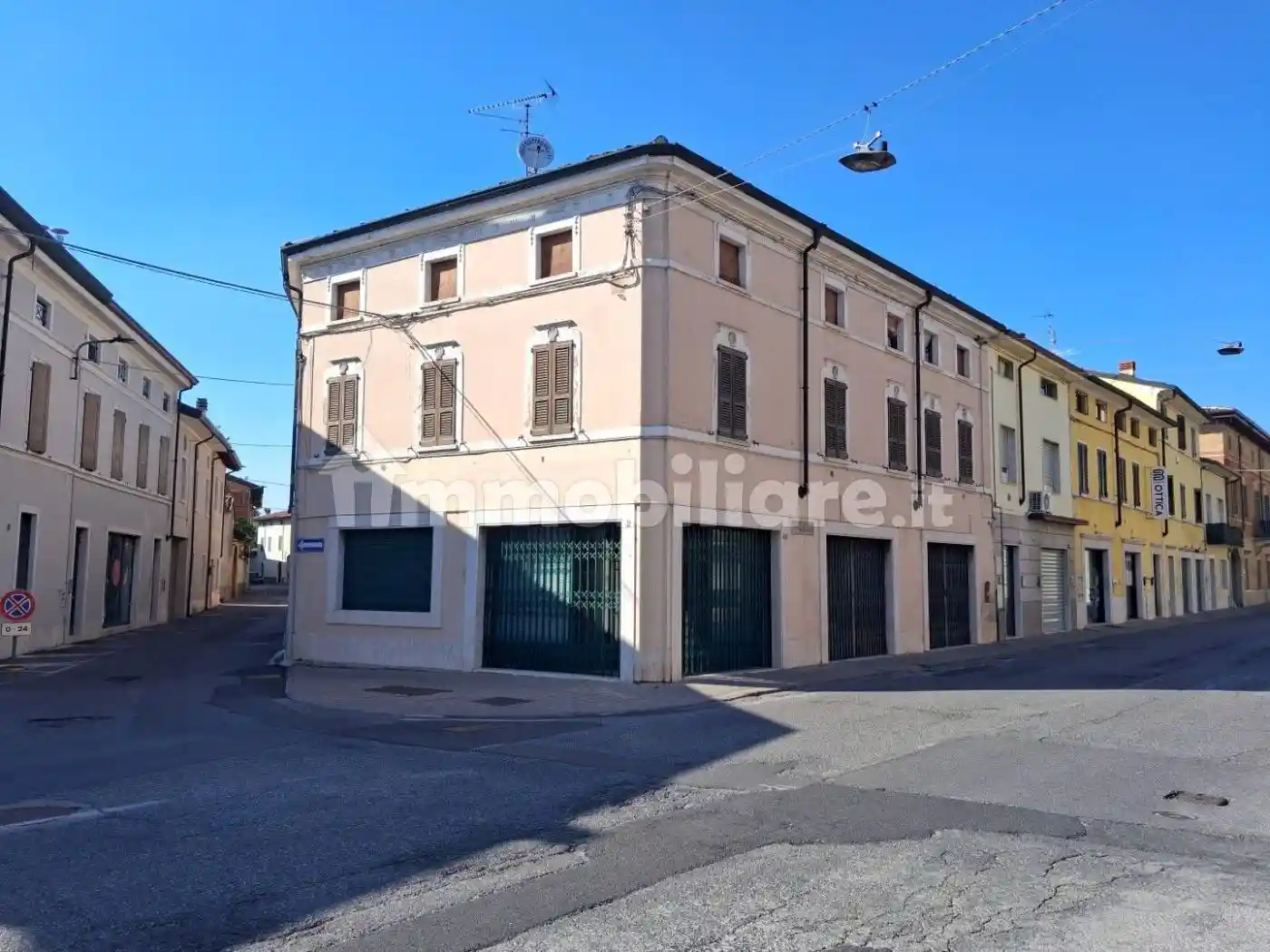 Palazzo - Edificio in vendita a Carpenedolo