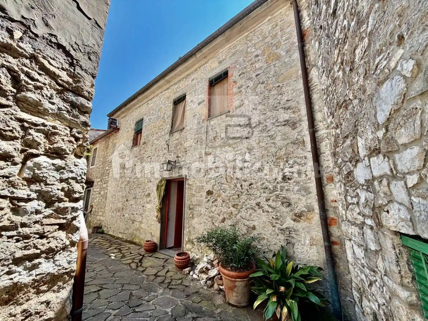 Casa indipendente in vendita a Lucca