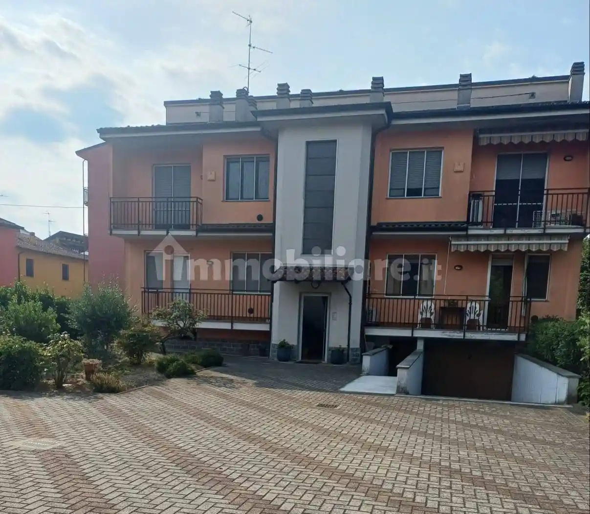 Palazzo - Edificio in vendita a Lodi