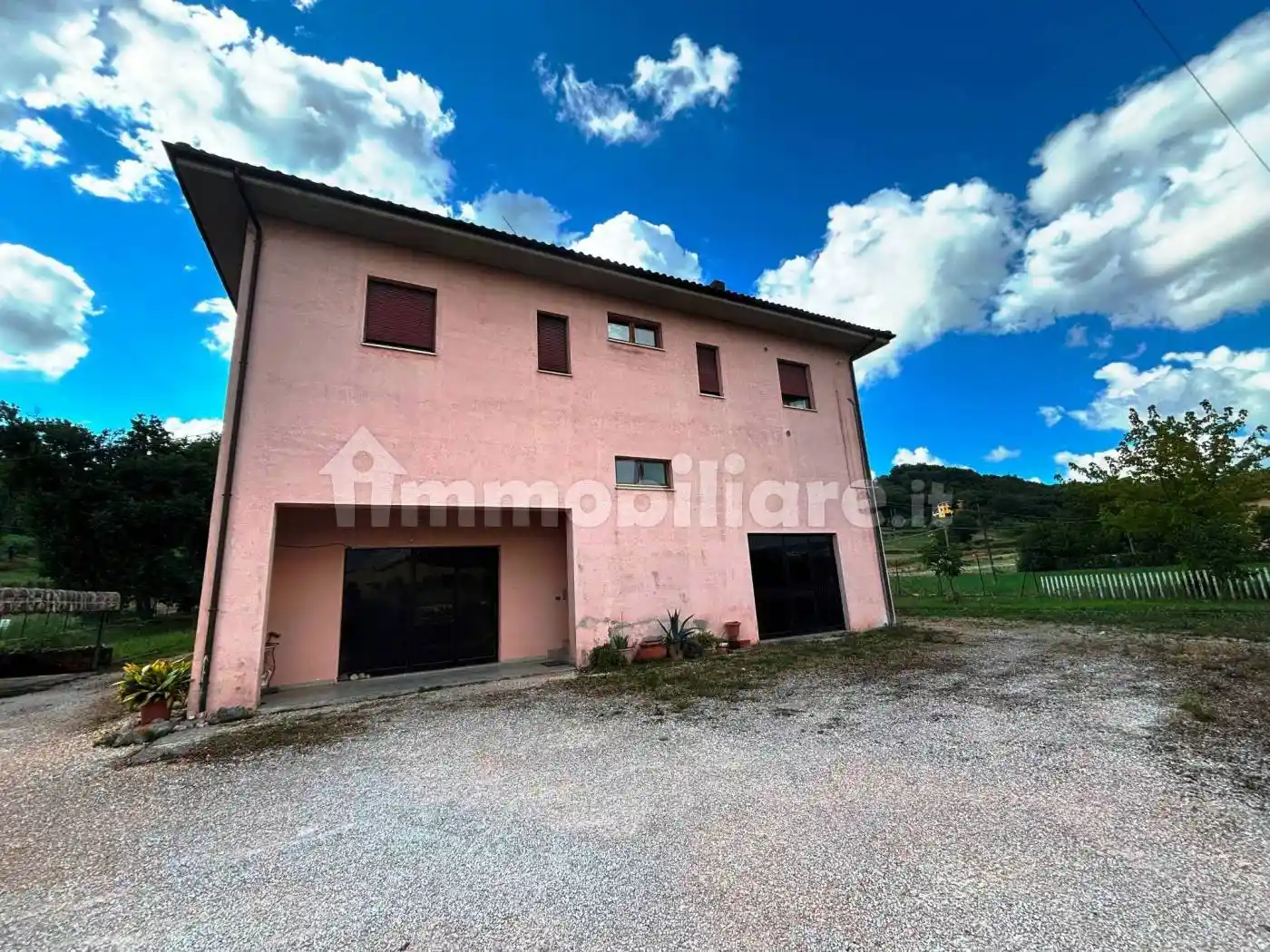 Casa indipendente in vendita a San Severino Marche