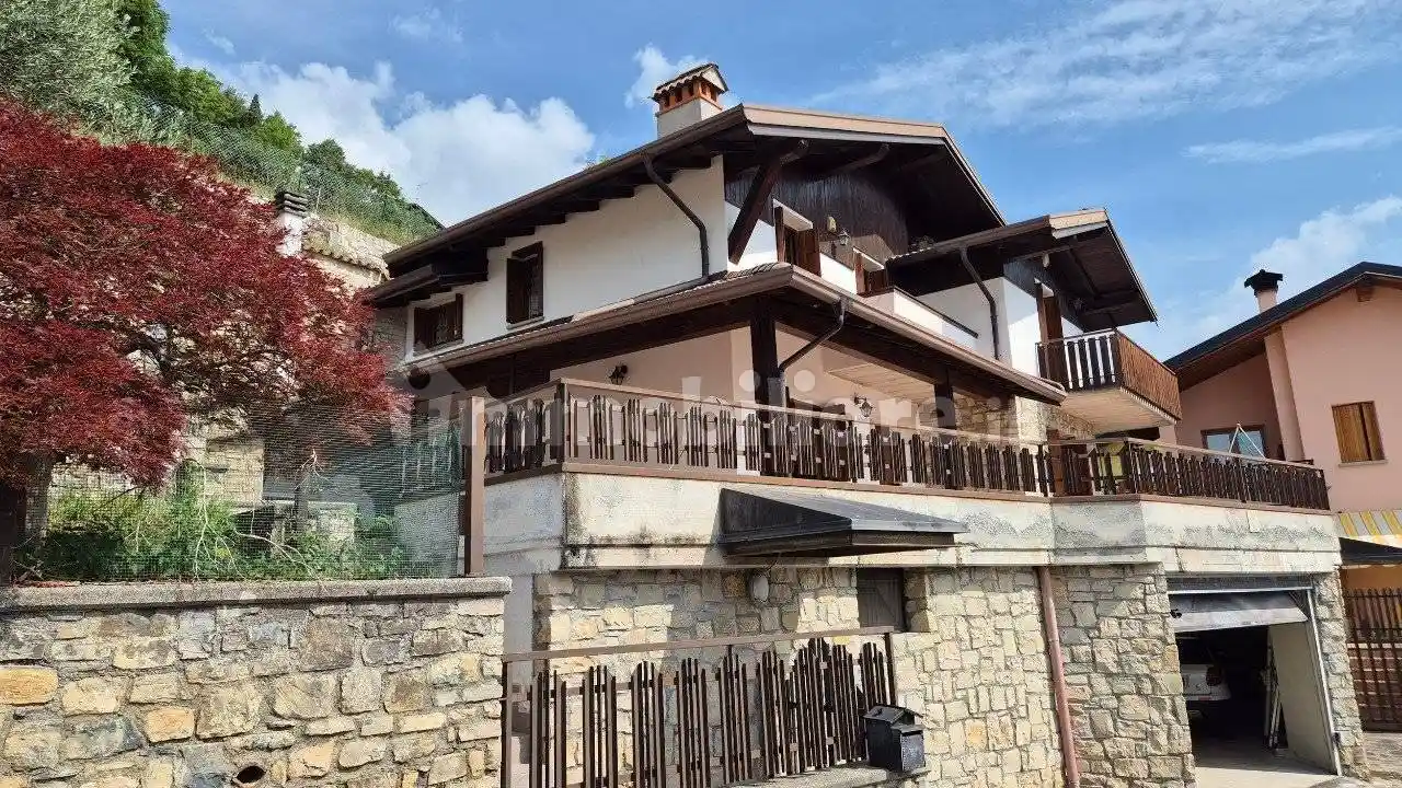 Villa in vendita a Ossimo