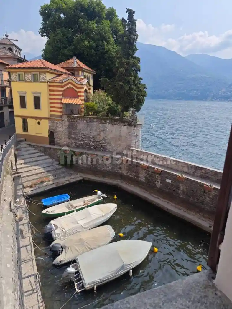 Appartamento in affitto a Carate Urio