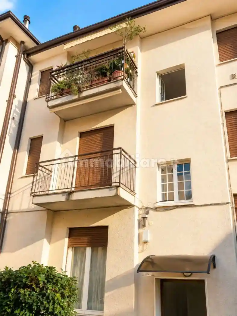 Appartamento in vendita a Canzo