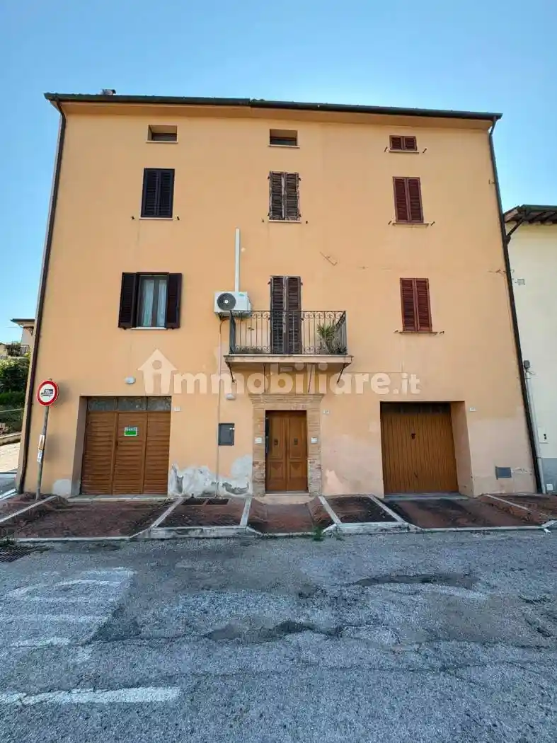 Casa indipendente in vendita a Valtopina