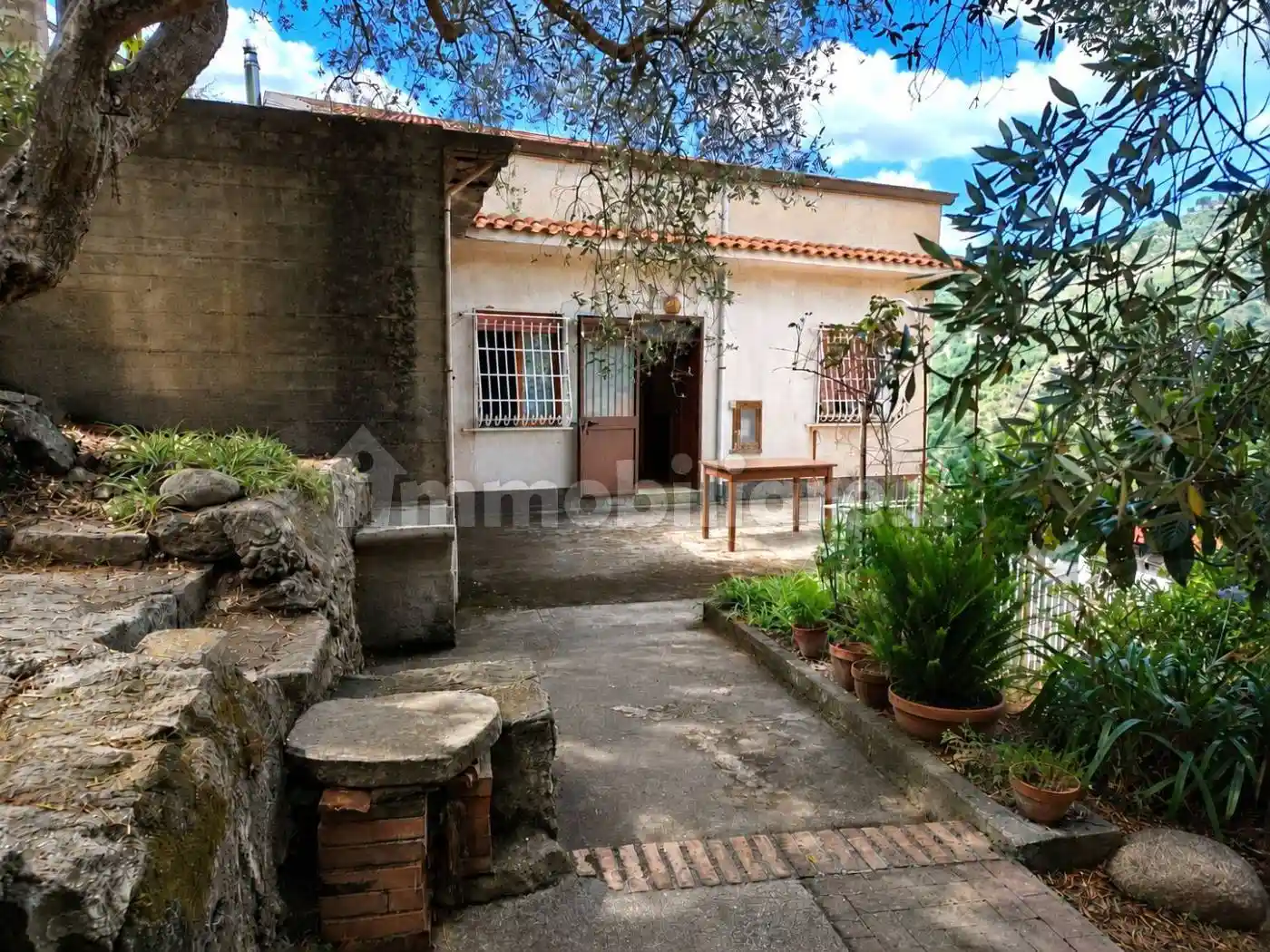 Casa indipendente in vendita a San Salvatore di Fitalia