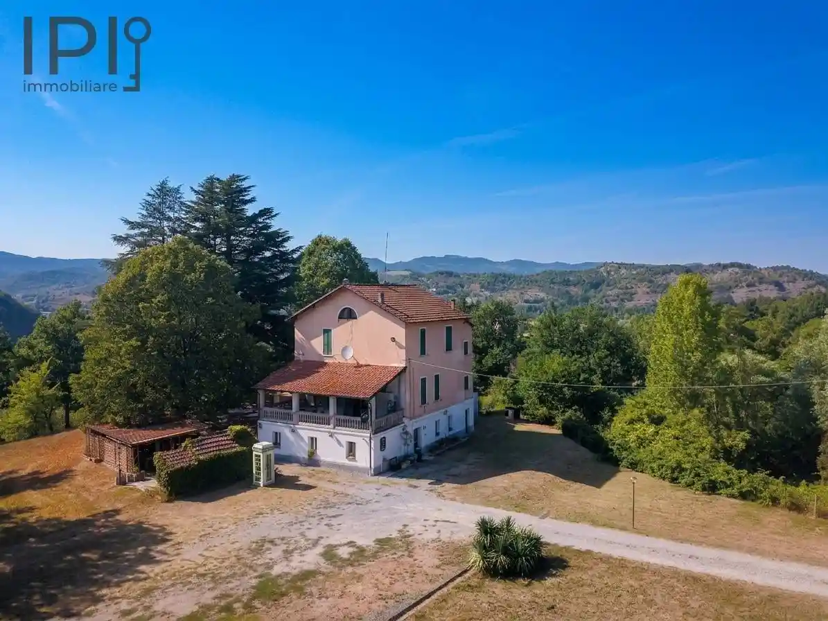 Villa in vendita a Piana Crixia