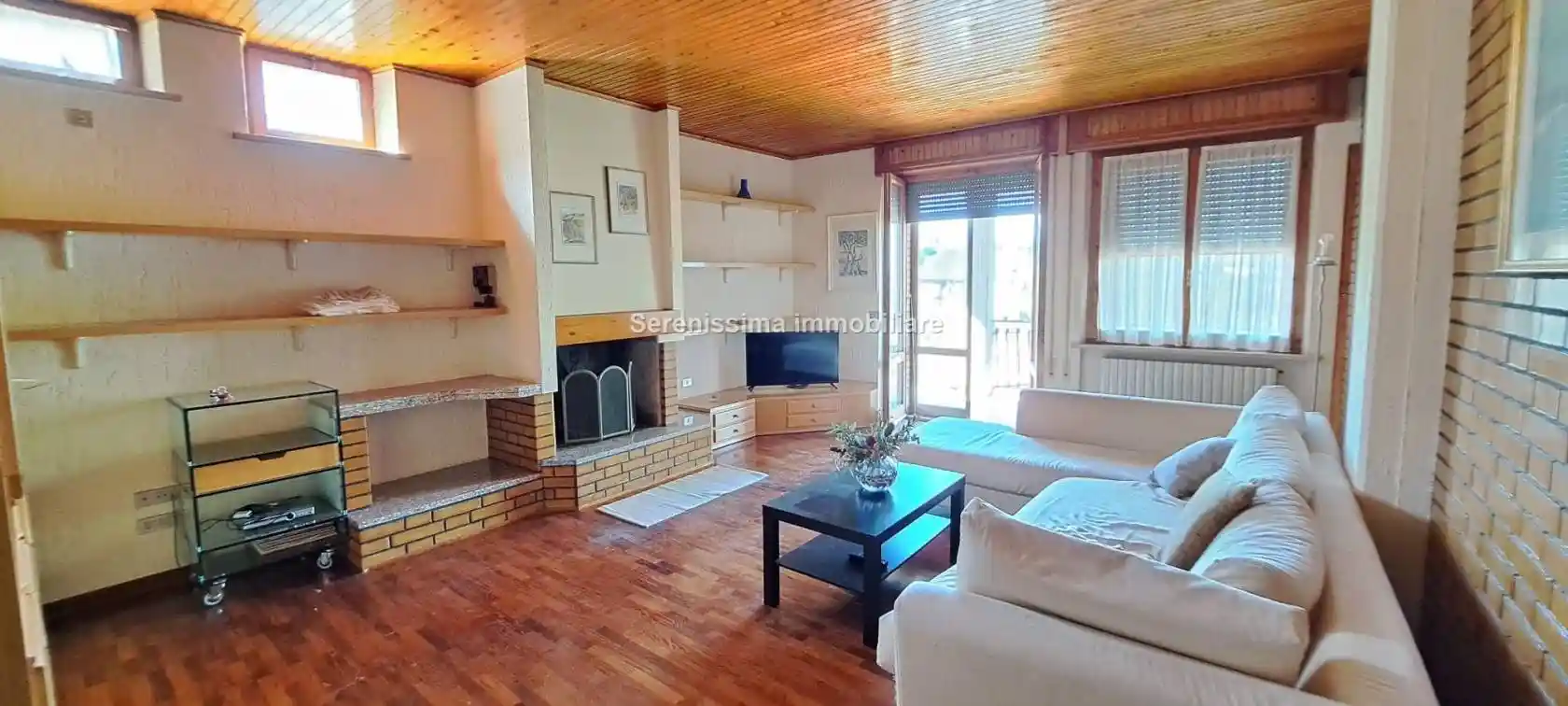 Villa in vendita a Vallefoglia