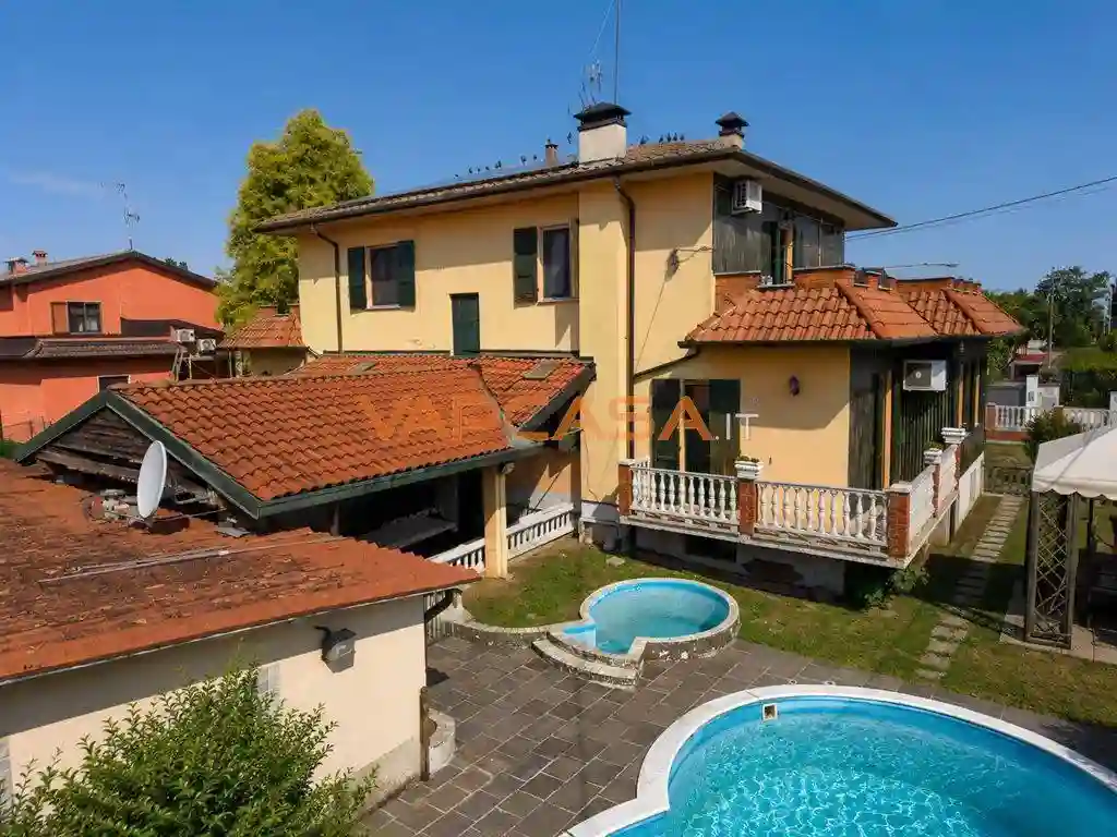 Villa - foto 2
