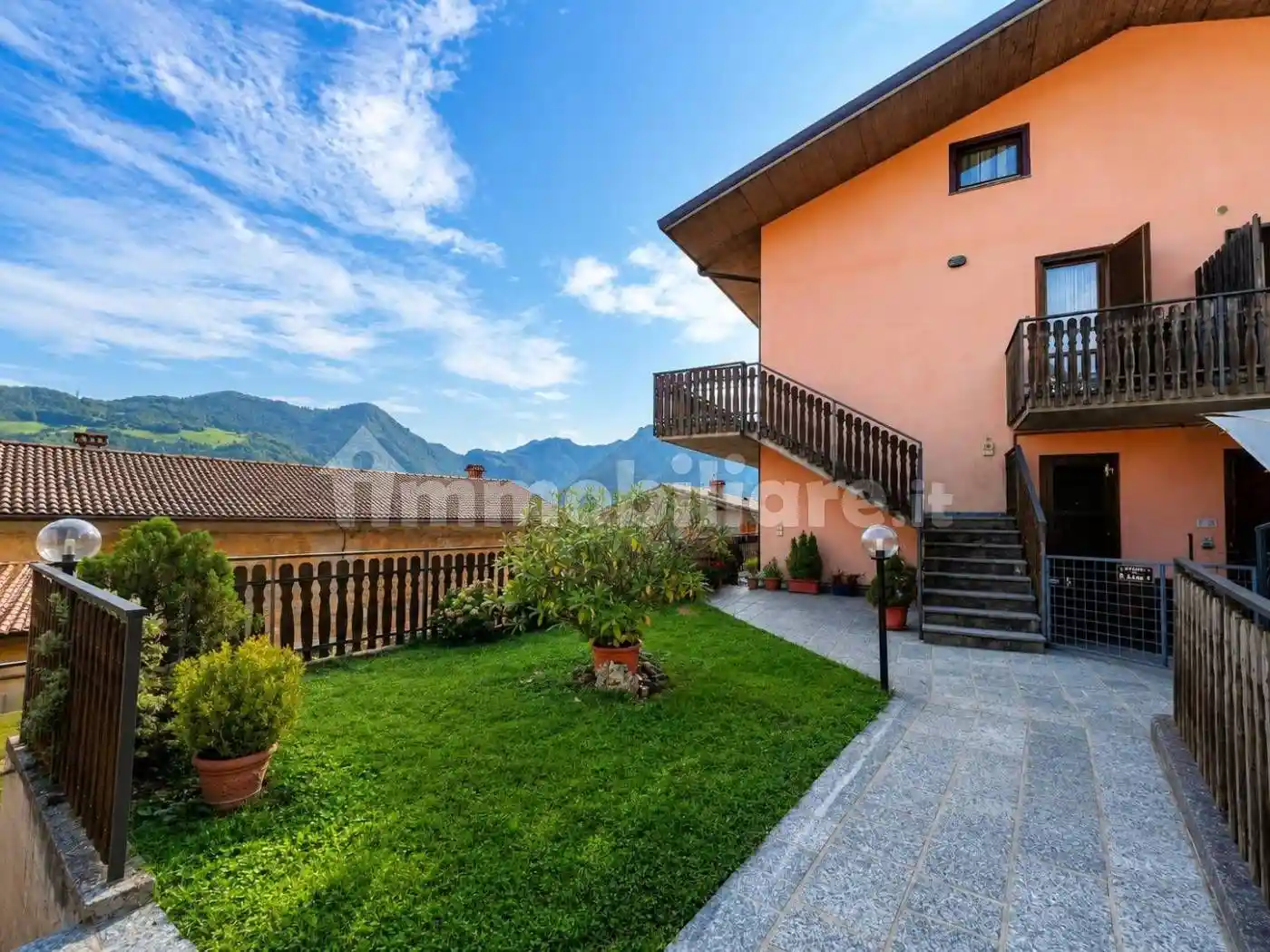 Appartamento in vendita a Gorno