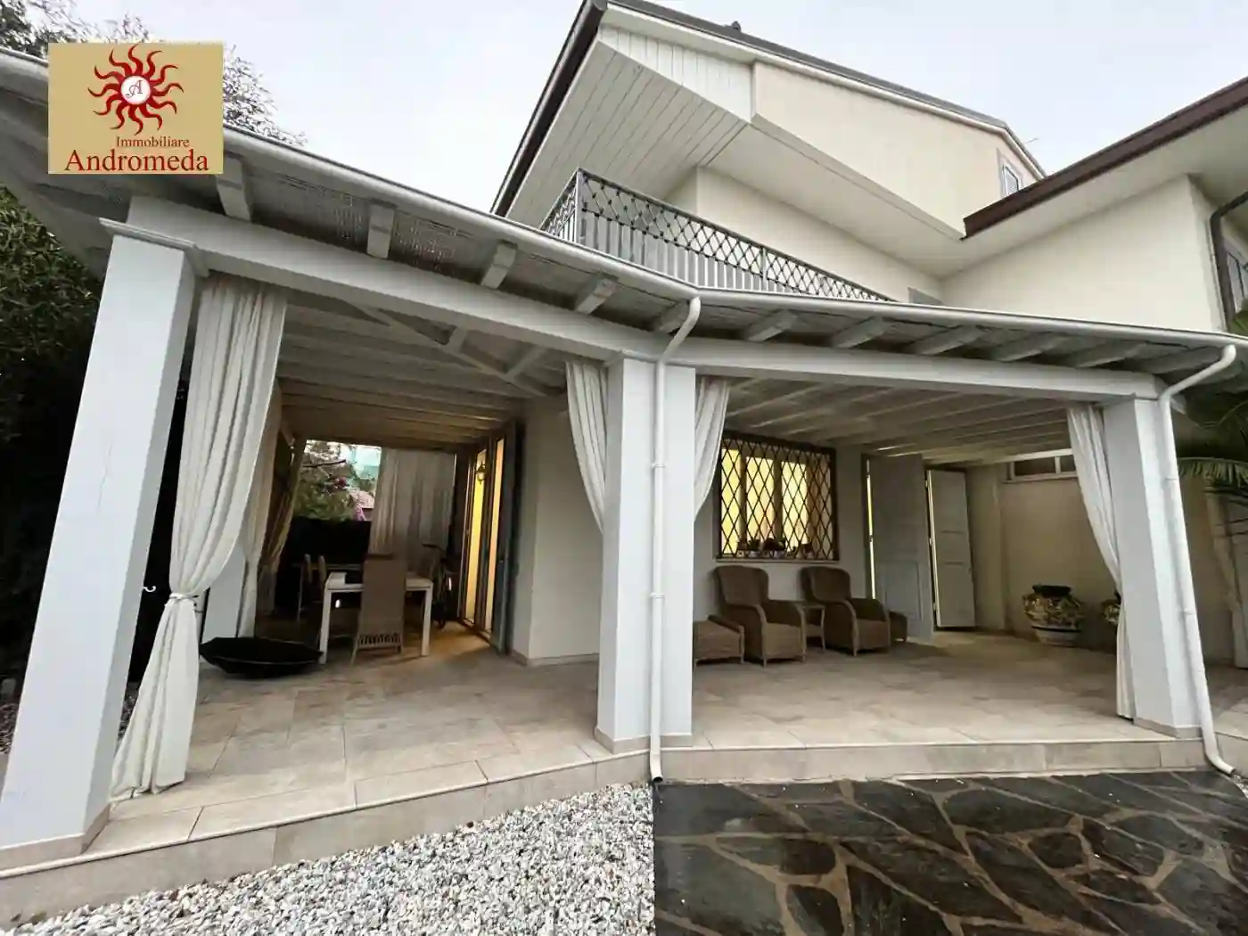 Villa - foto 2