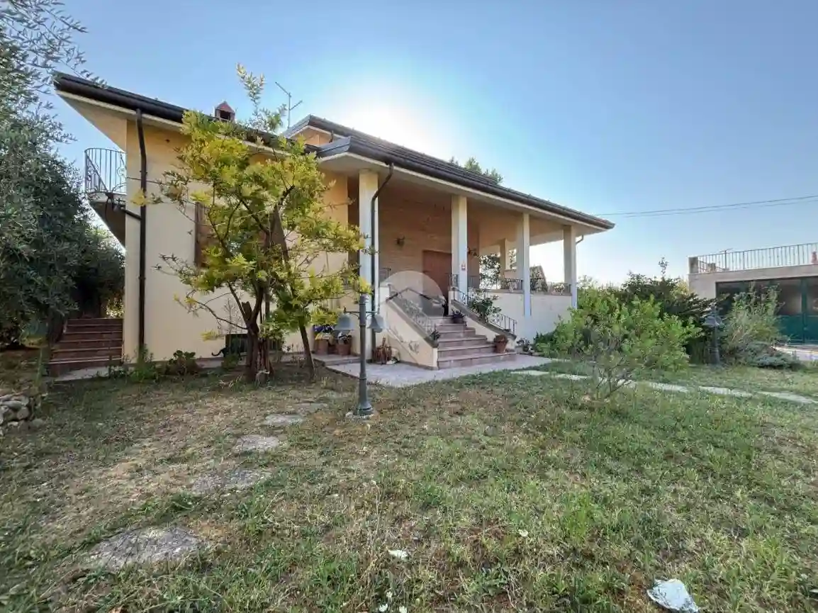 Villa - foto 2