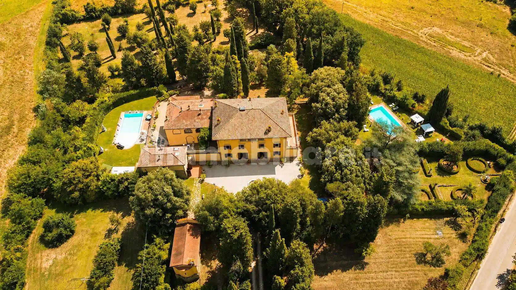 Villa in vendita a Lucignano