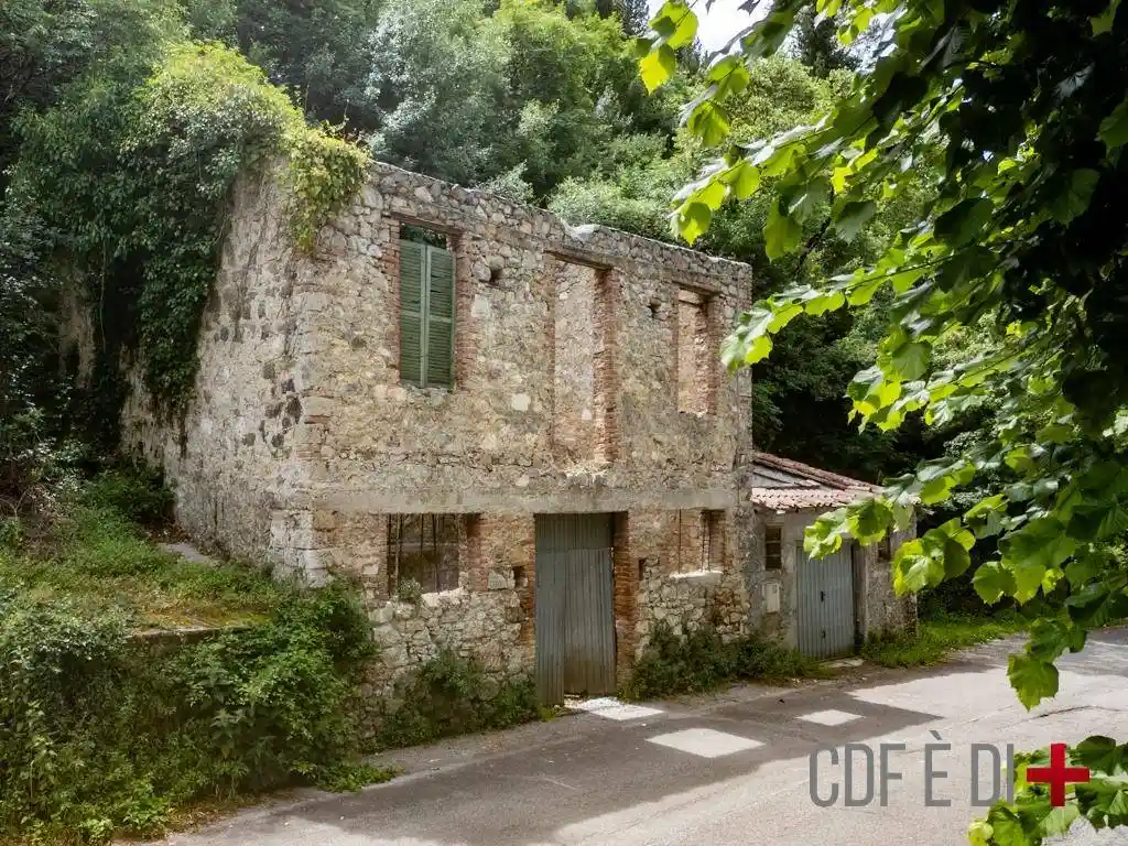 Rustico - Casale in vendita a Terni