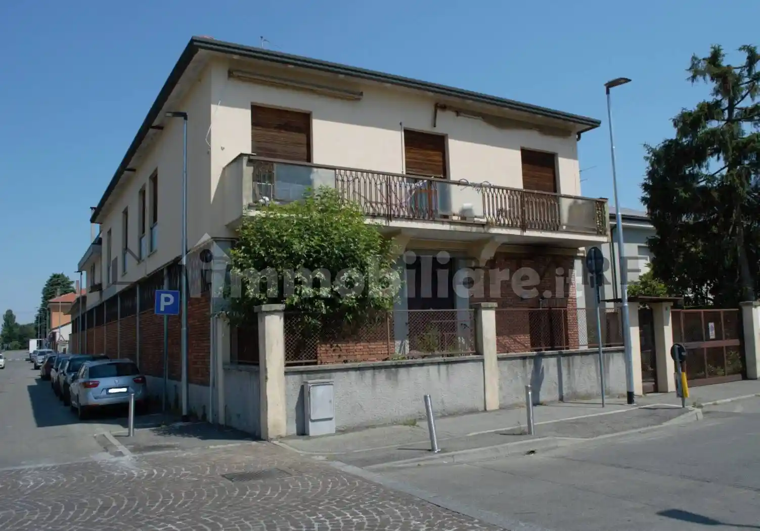 Palazzo - Edificio in vendita a Desio