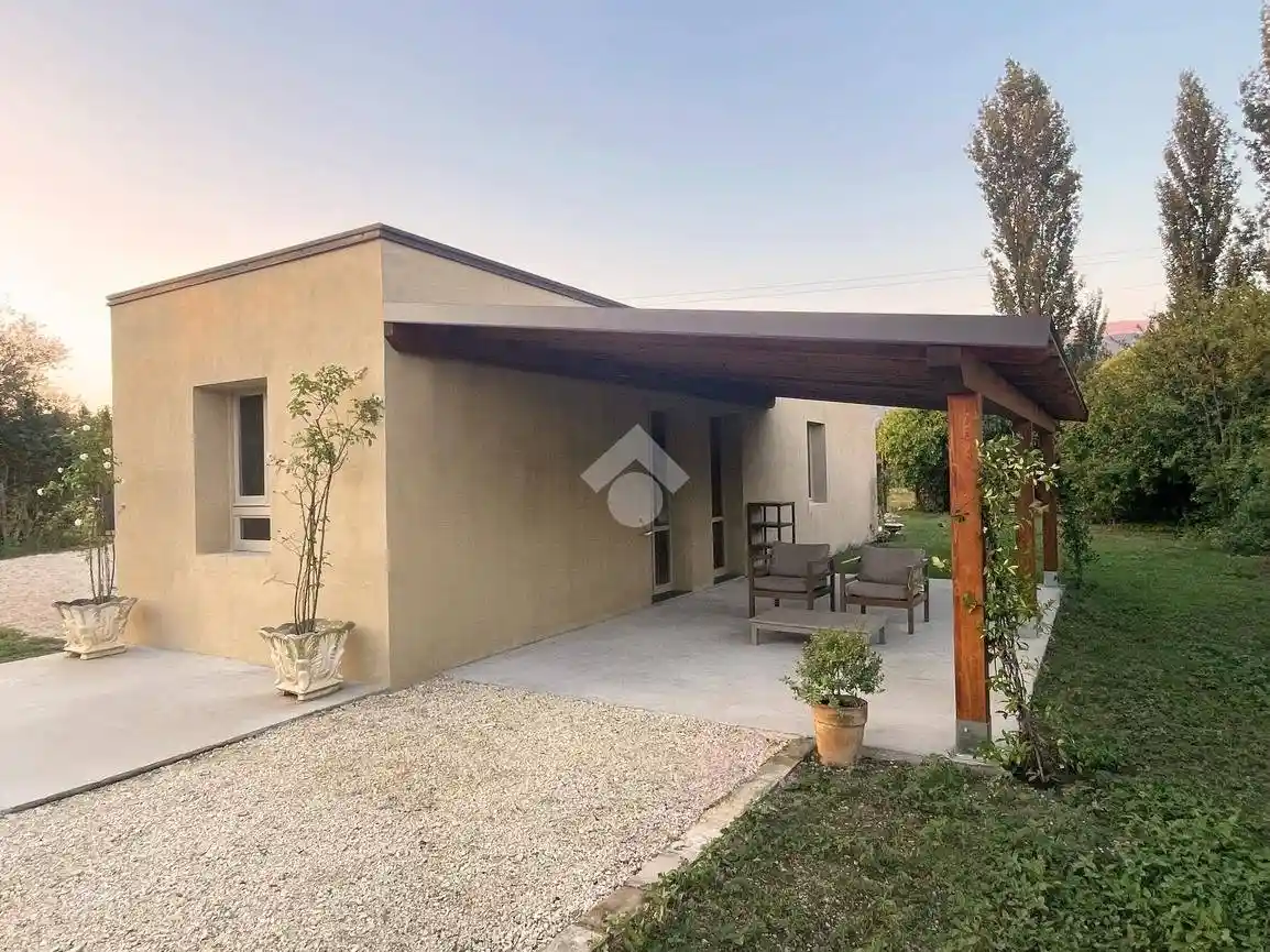 Casa indipendente in vendita a Spello