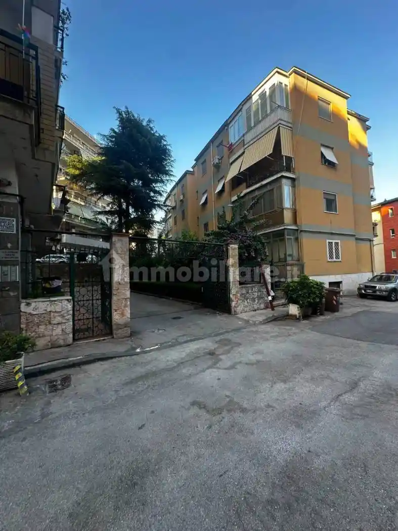 Appartamento in vendita a Napoli