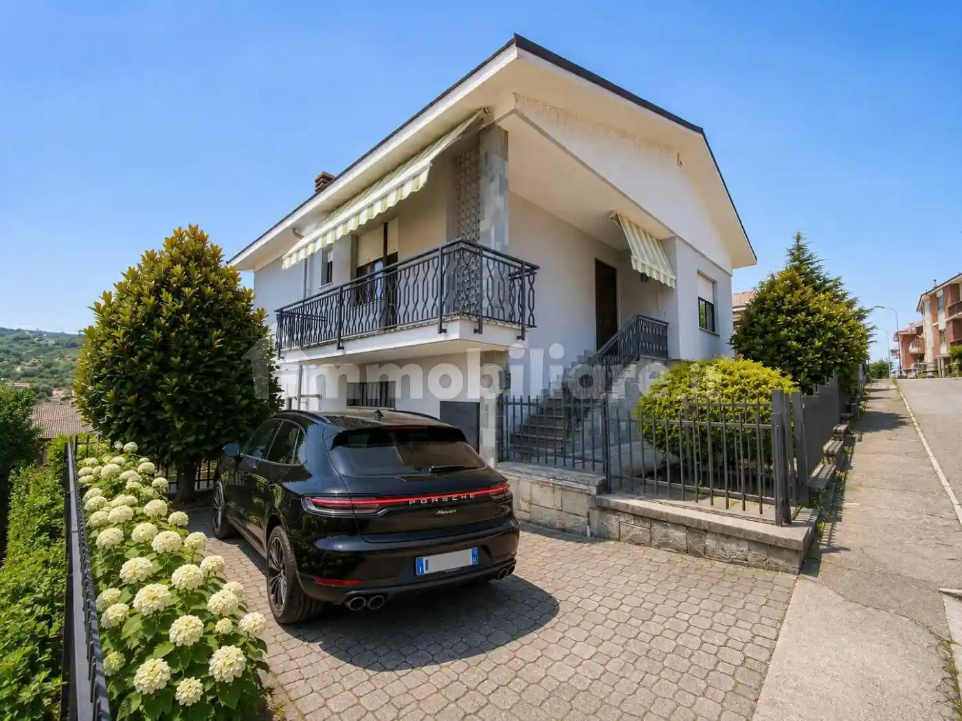 Villa in vendita a Alba