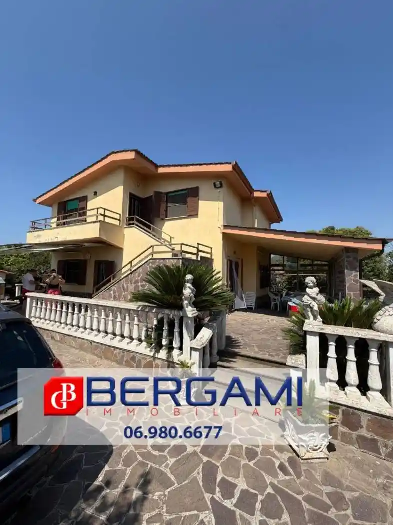 Villa in vendita a Nettuno