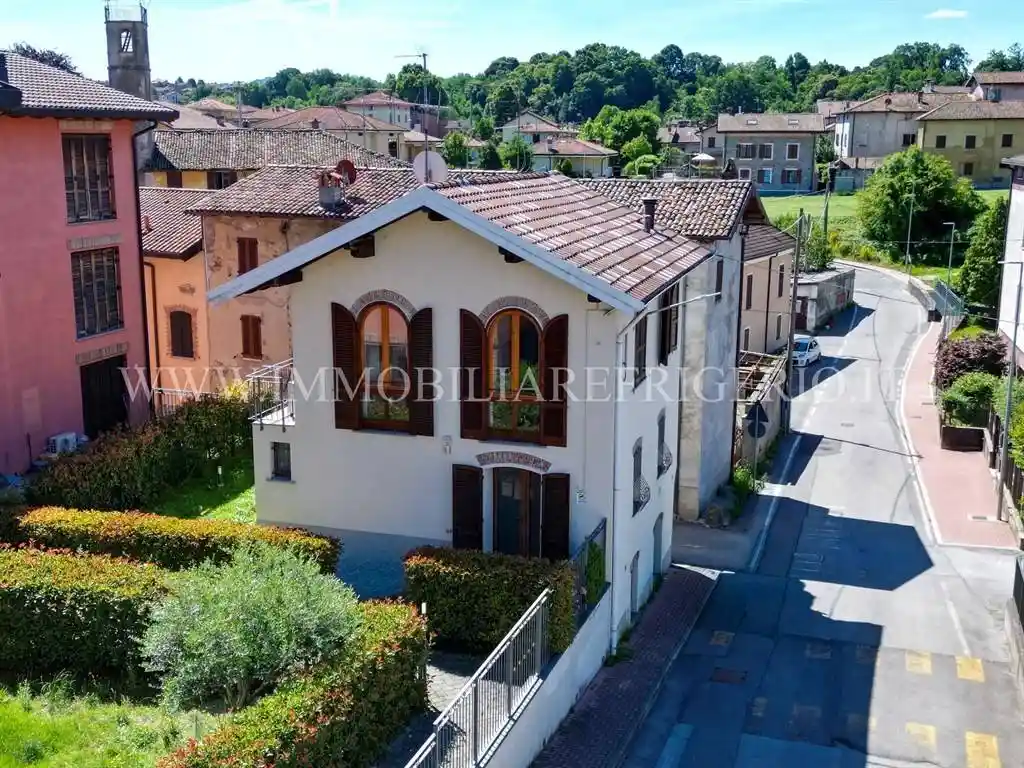Villa in vendita a Molteno