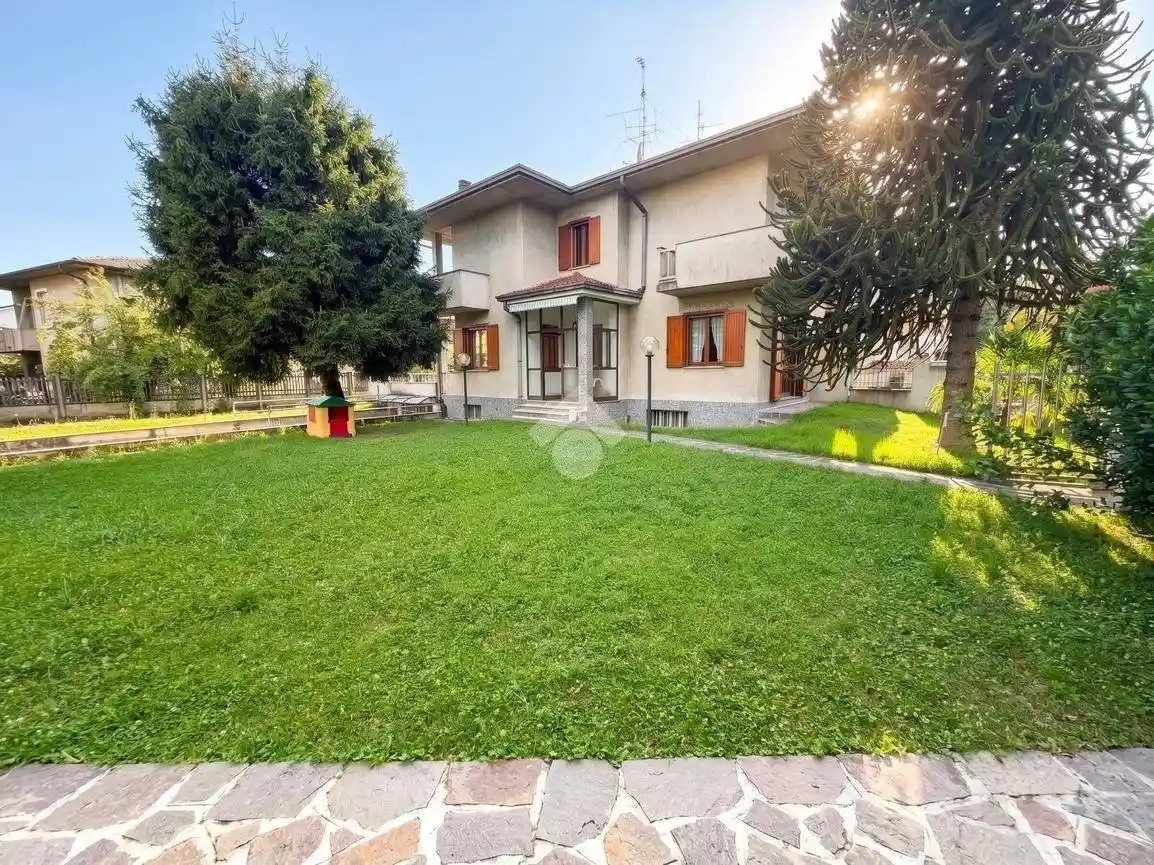 Villa in vendita a Seveso