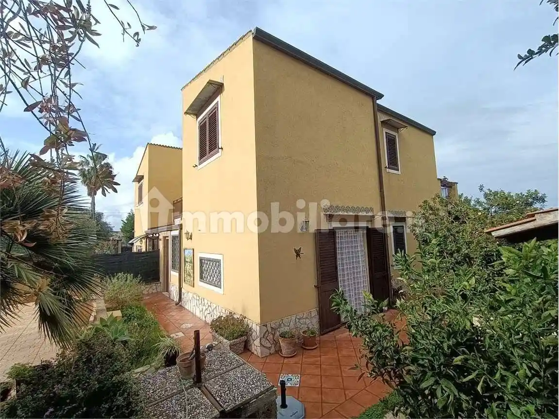 Villa in vendita a Altavilla Milicia