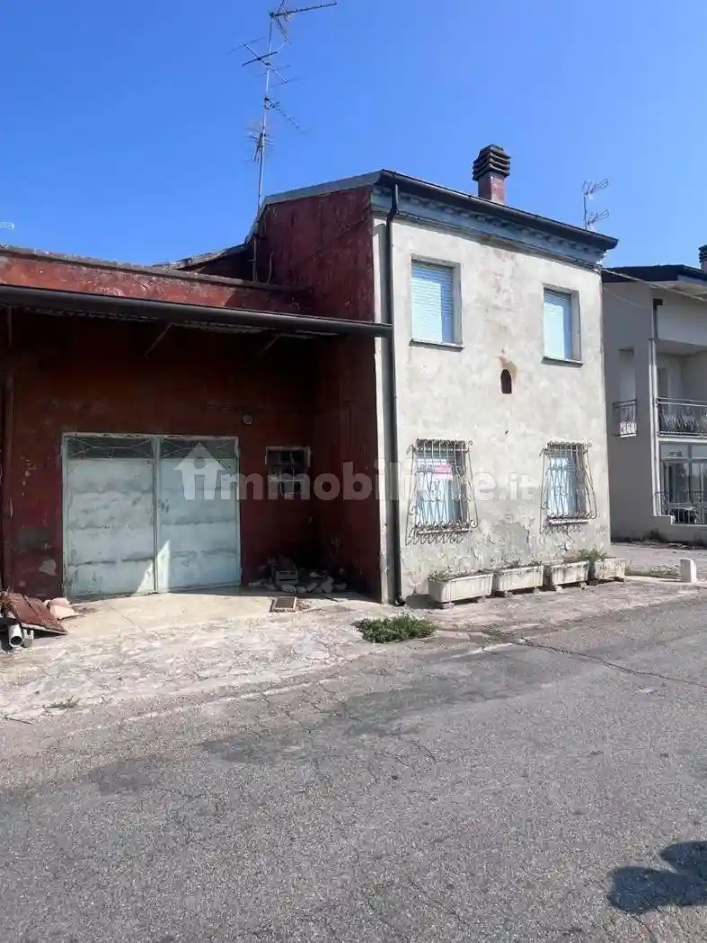 Casa indipendente in vendita a Finale Emilia