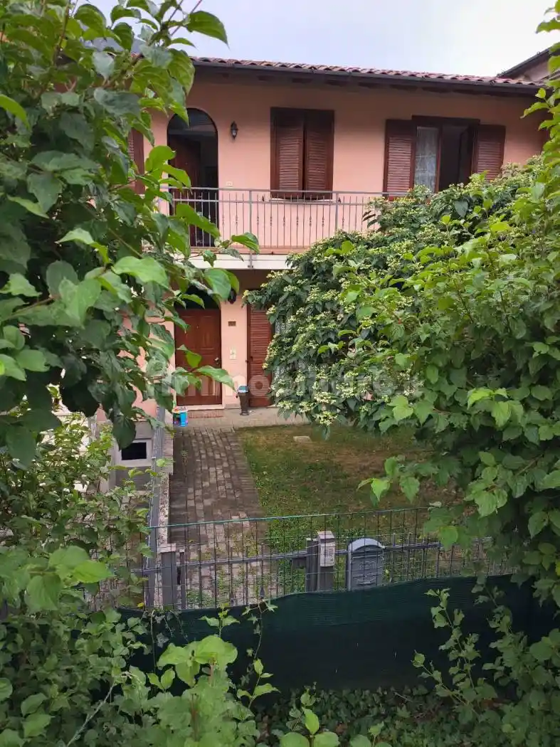 Appartamento in vendita a Caino