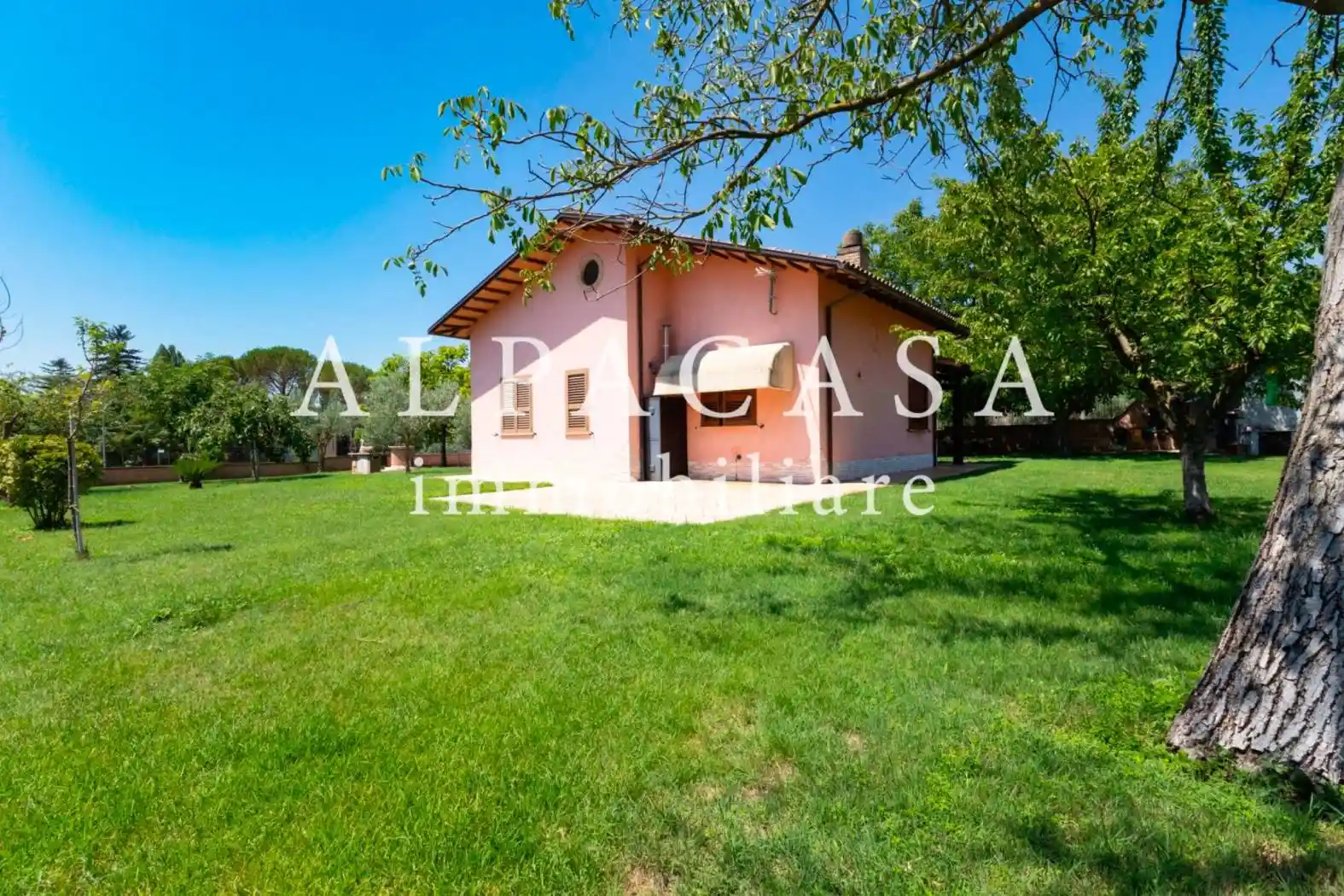 Casa indipendente in vendita a Rivodutri