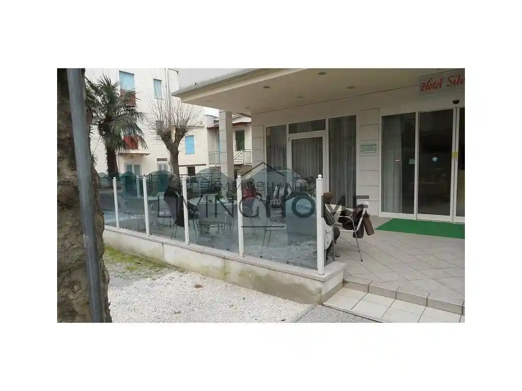 Palazzo - Edificio in vendita a Cesenatico