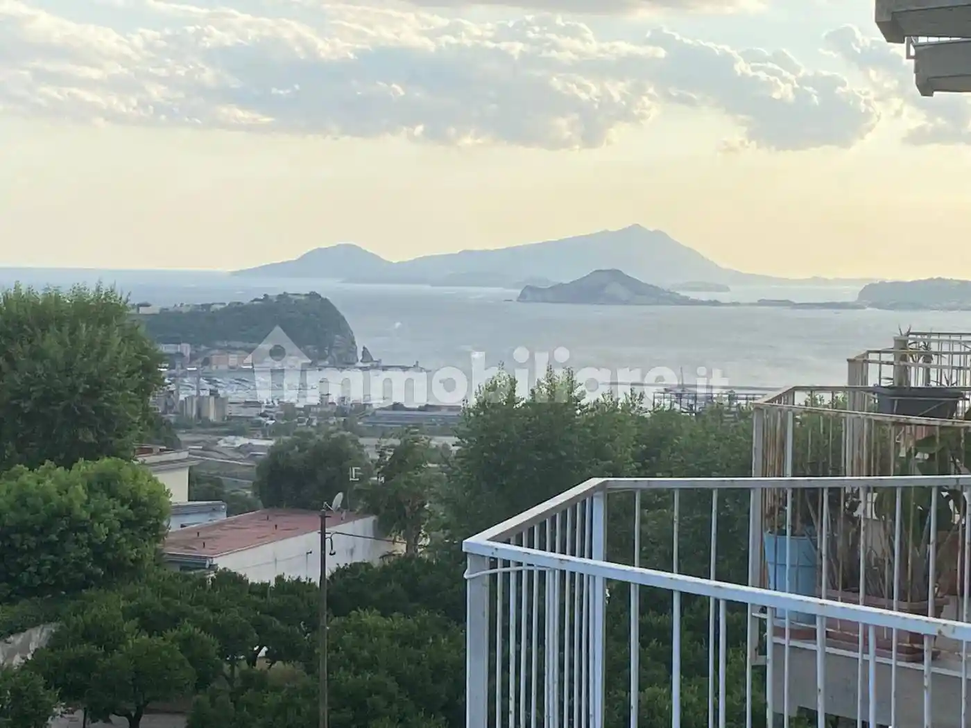 Appartamento in vendita a Napoli