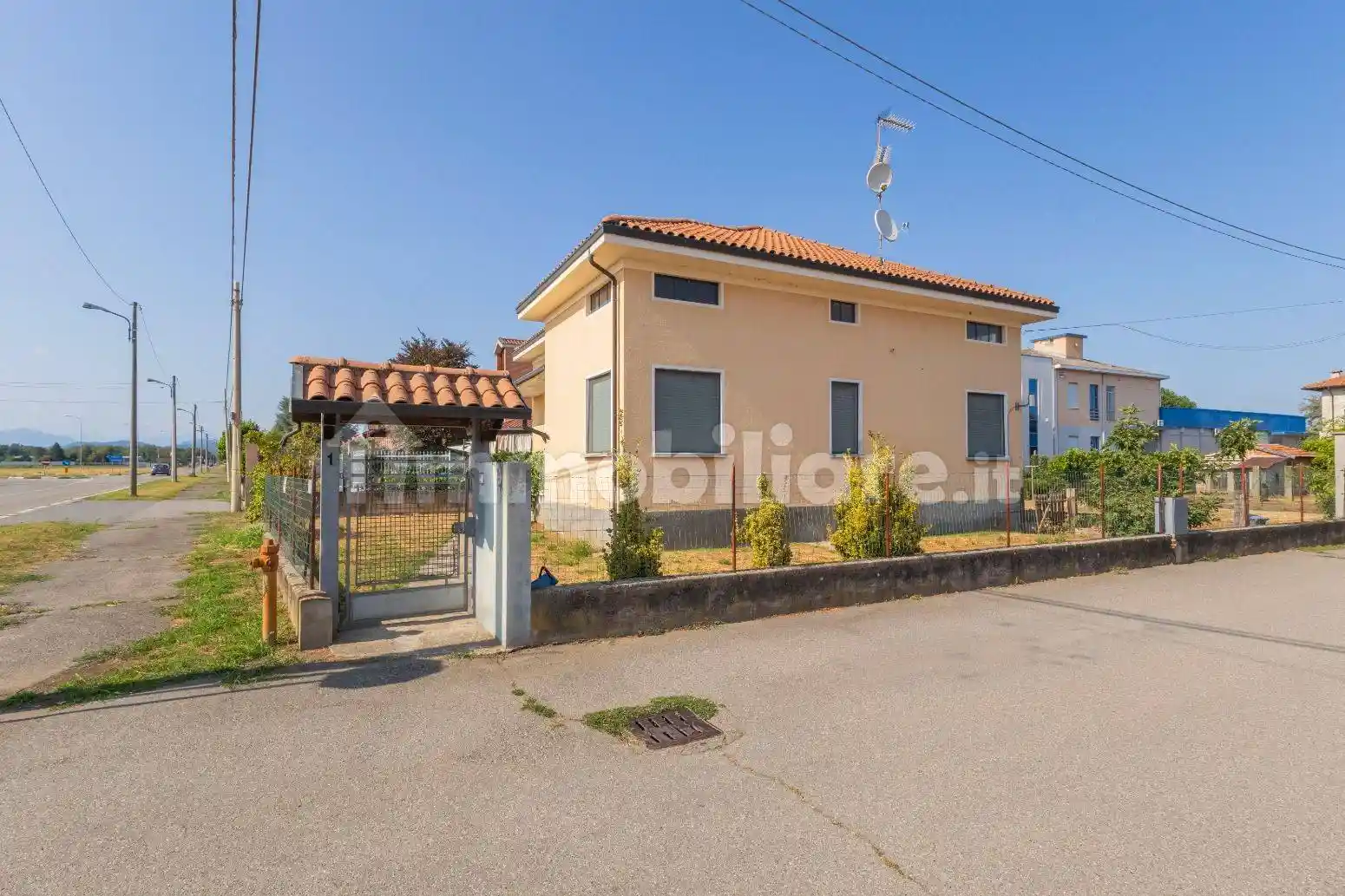 Villa in vendita a Lenta