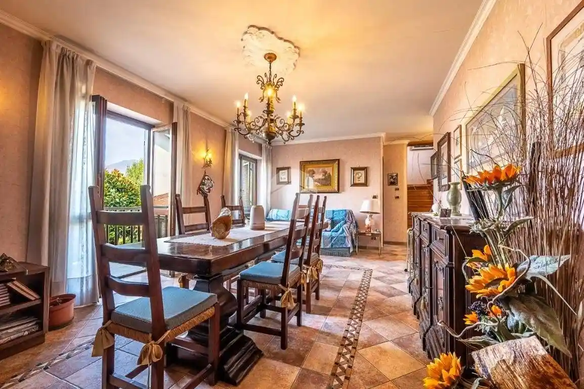 Casa indipendente in vendita a Villanova Canavese