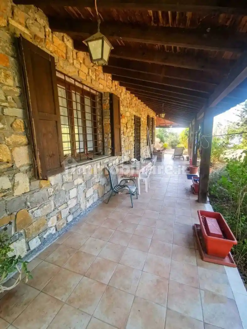 Villa in vendita a Diano Arentino